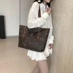 Qianwei Stylish Commuter Tote Bags - Image 4